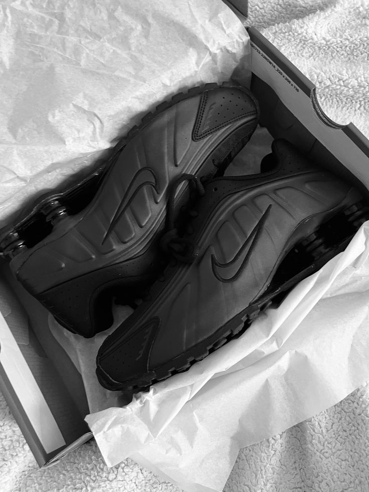 Black Shox R4